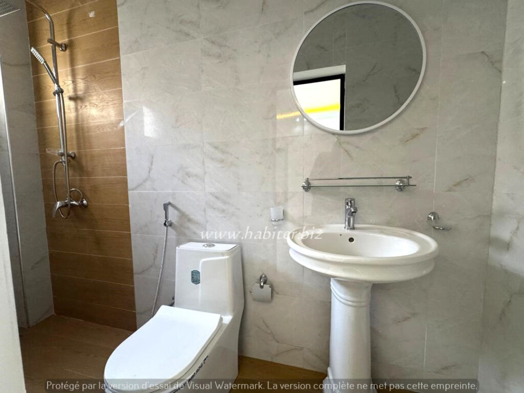 Appartement à louer à sacré coeur 3