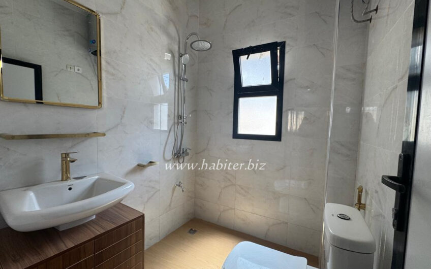 Appartement à louer à sacré coeur 3