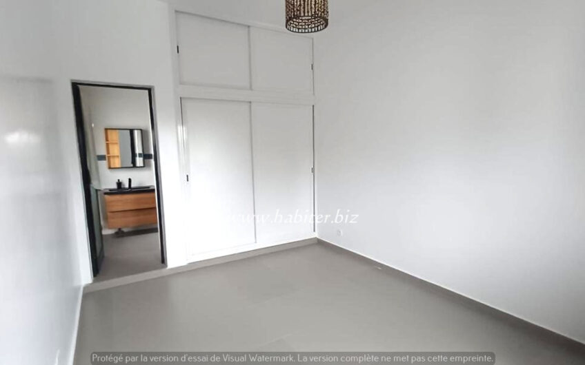 Villa R+1 meublée à louer à Saly