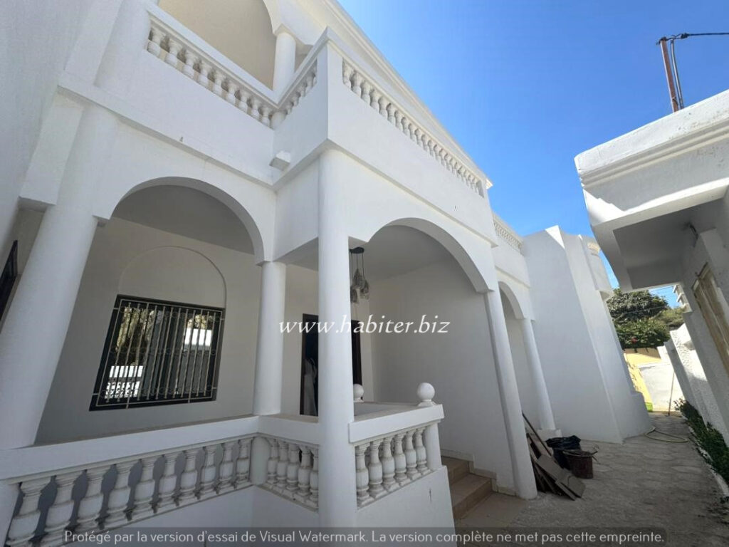 Villa R+1 à louer à Mermoz