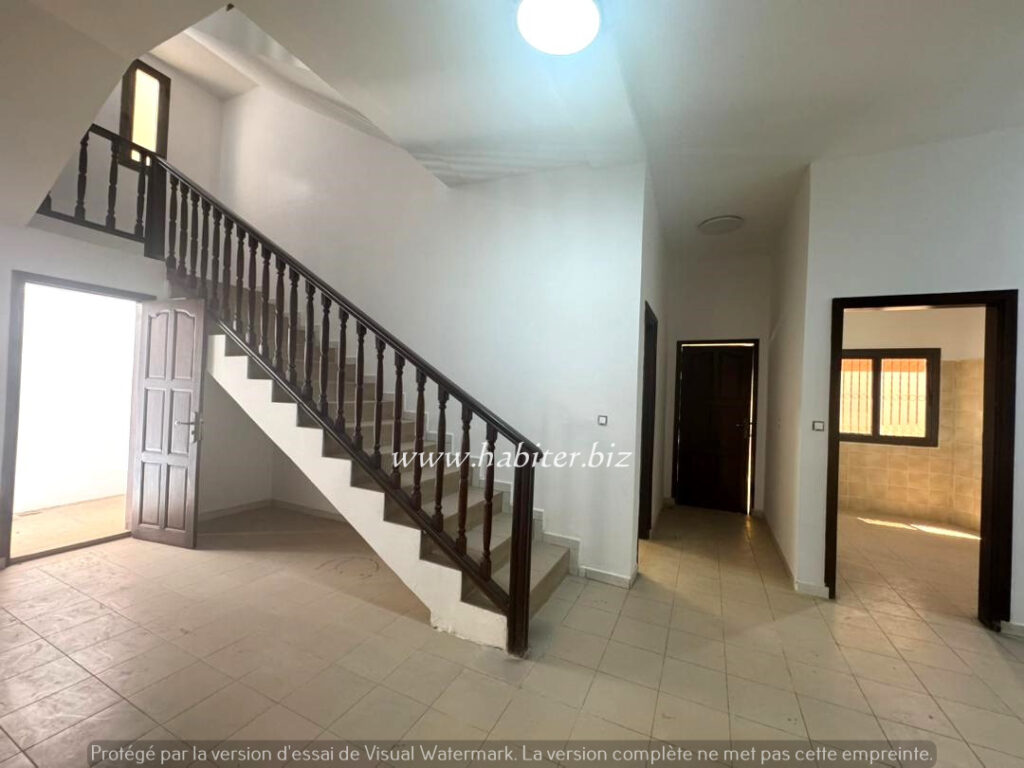 Villa R+1 à louer à Mermoz