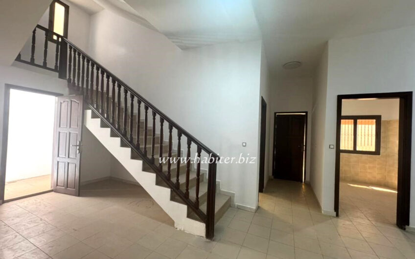 Villa R+1 à louer à Mermoz