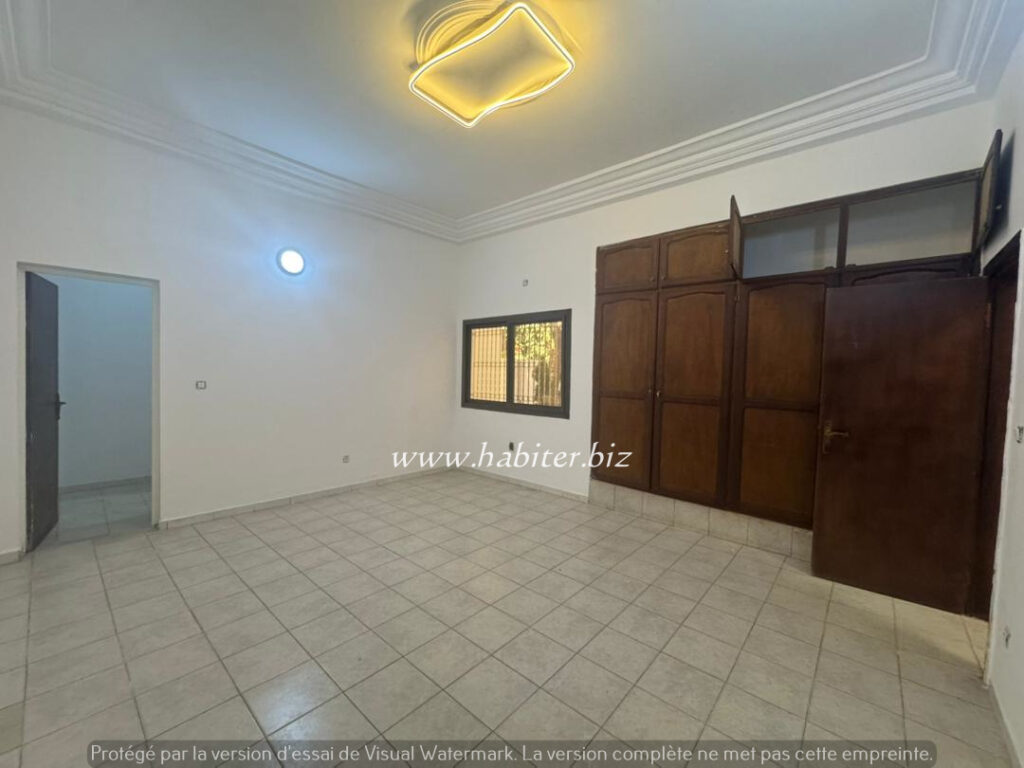 Villa R+1 à louer à Mermoz