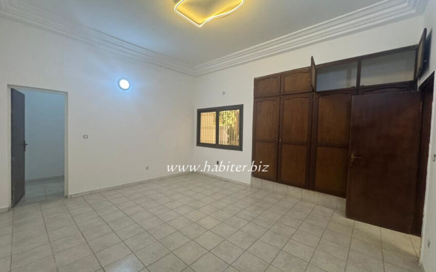 Villa R+1 à louer à Mermoz