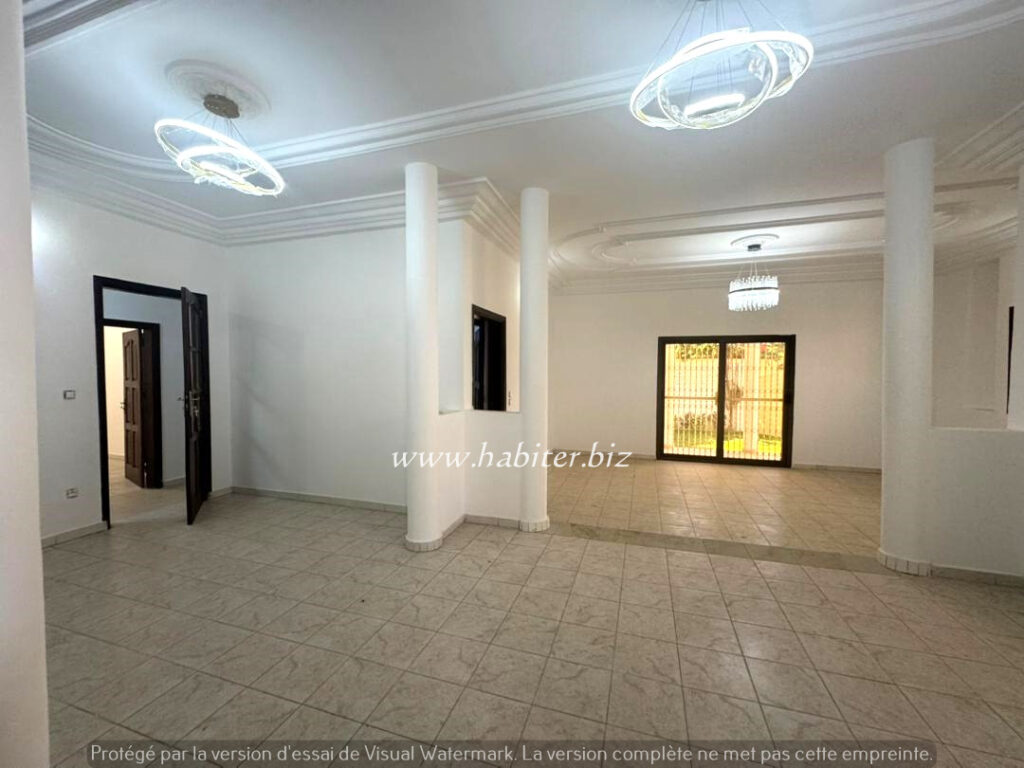 Villa R+1 à louer à Mermoz