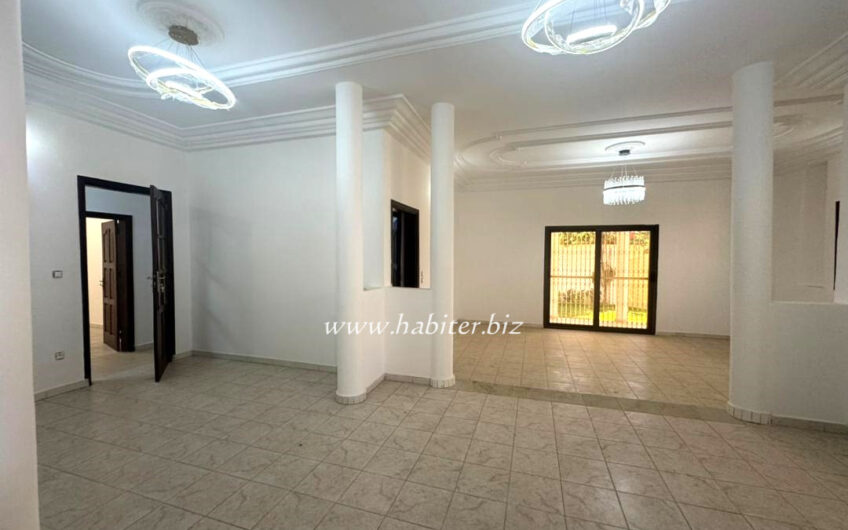 Villa R+1 à louer à Mermoz