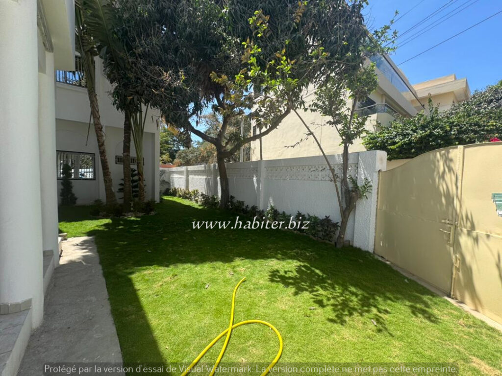 Villa R+1 à louer à Mermoz