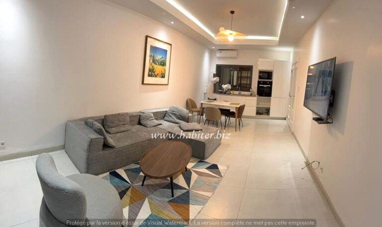 Studio à vendre avec les meubles sur la VDN