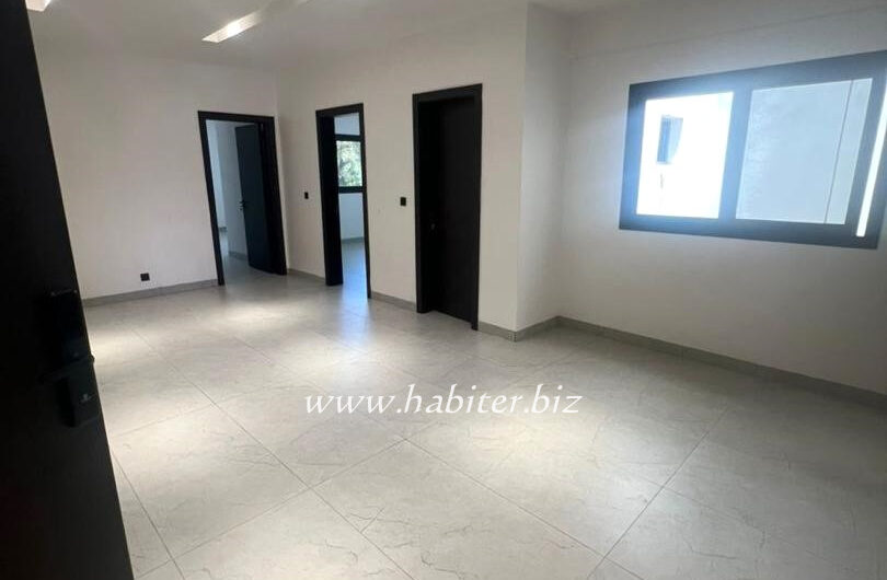 Appartement à louer au Point E