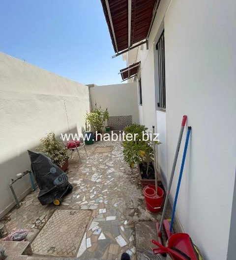 Villa R+1 à vendre à petit Mbao Villeneuve