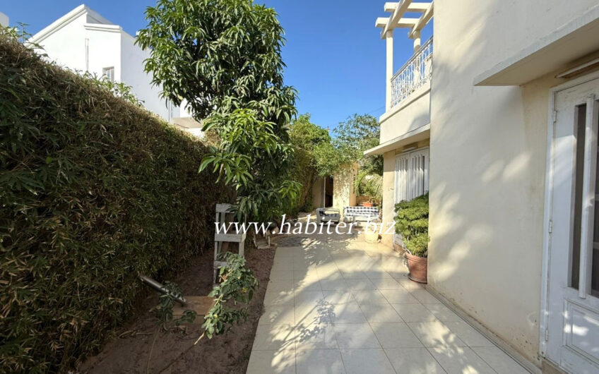 Villa R+1 à vendre à Sipres 1