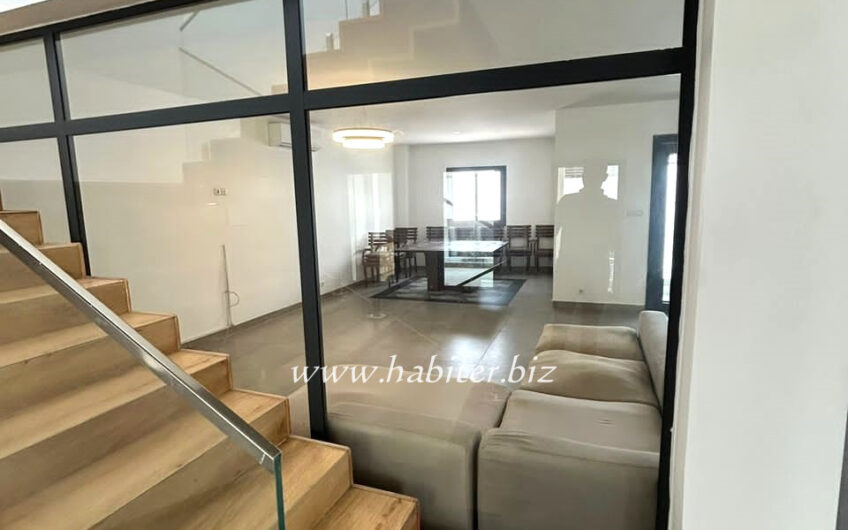 Magnifique villa de 300m2 à la louer à la cité Mourtada