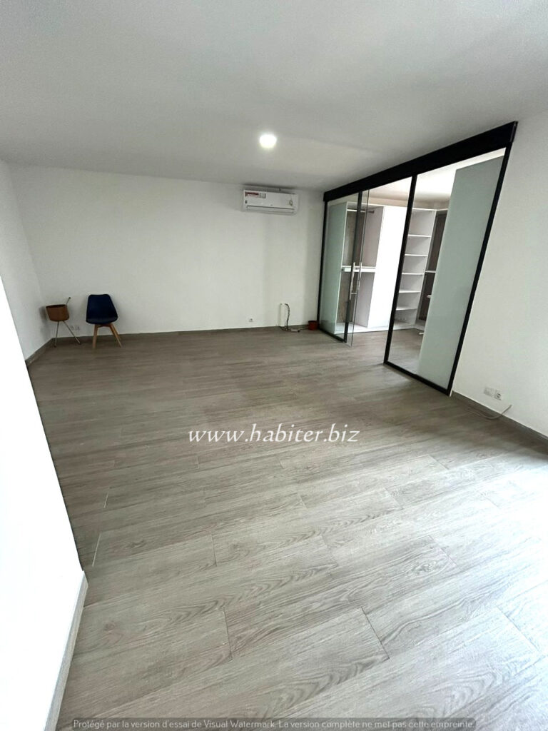 Magnifique villa de 300m2 à la louer à la cité Mourtada
