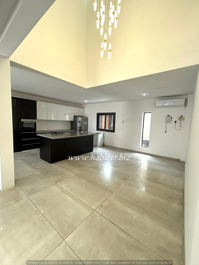 Magnifique villa de 300m2 à la louer à la cité Mourtada