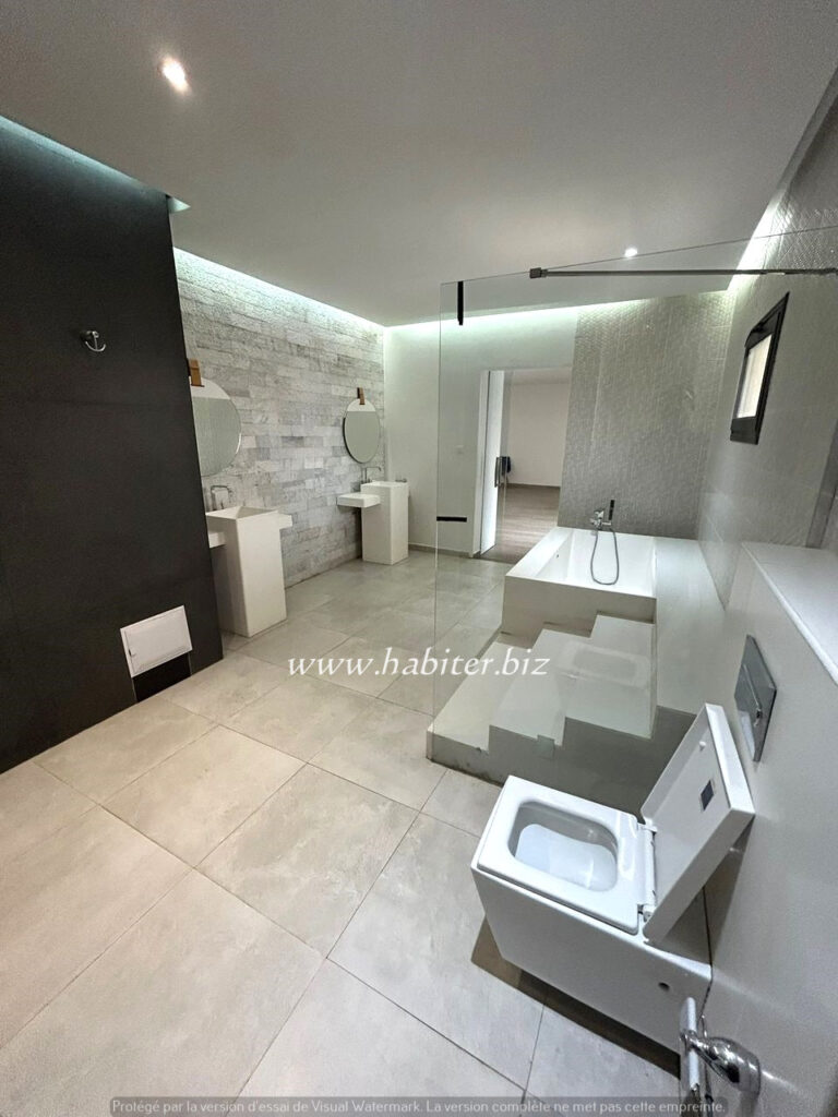 Magnifique villa de 300m2 à la louer à la cité Mourtada