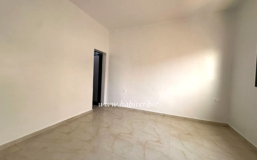 Appartement à louer à la cité BIAGUI
