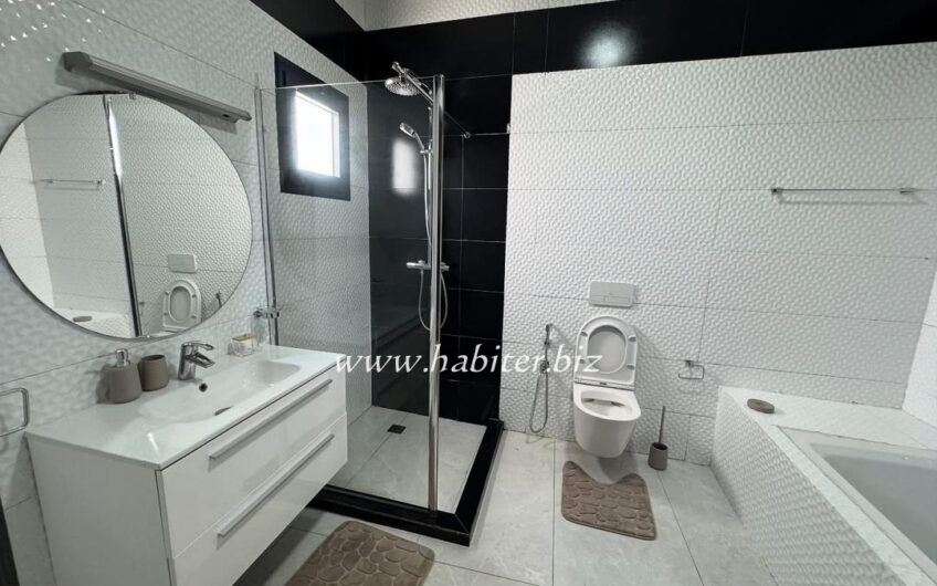 Appartement meublé à louer au Point E