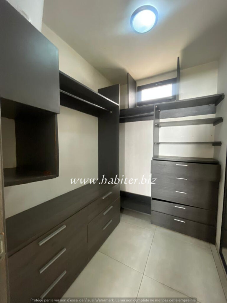 Appartement à louer sur Yoff onomo