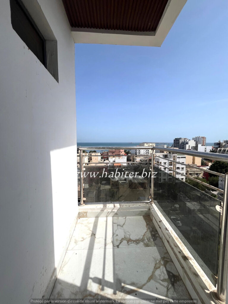 Penthouse de standing à louer à Fann Hock avec vue sur mer