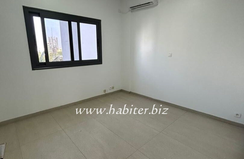 Appartement à louer à Amitié 1