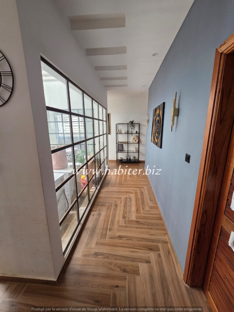 Appartement duplex à louer aux Almadies à la zone de recasement