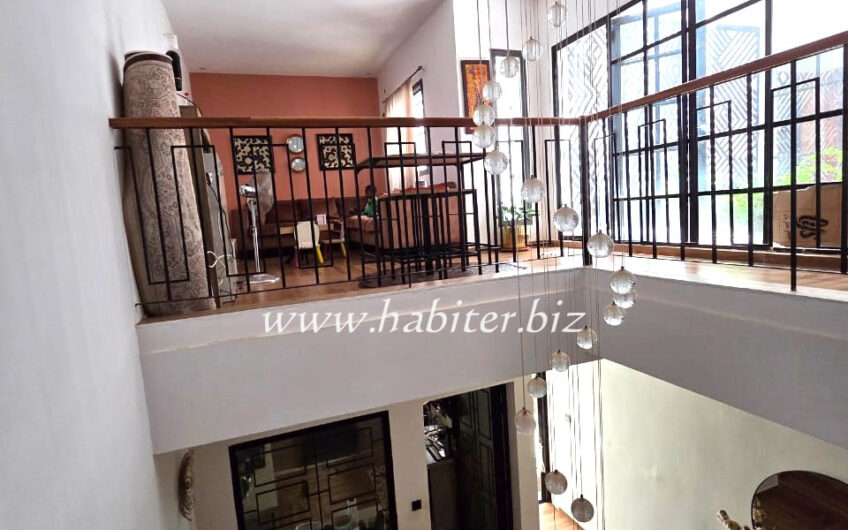 Appartement duplex à louer aux Almadies à la zone de recasement