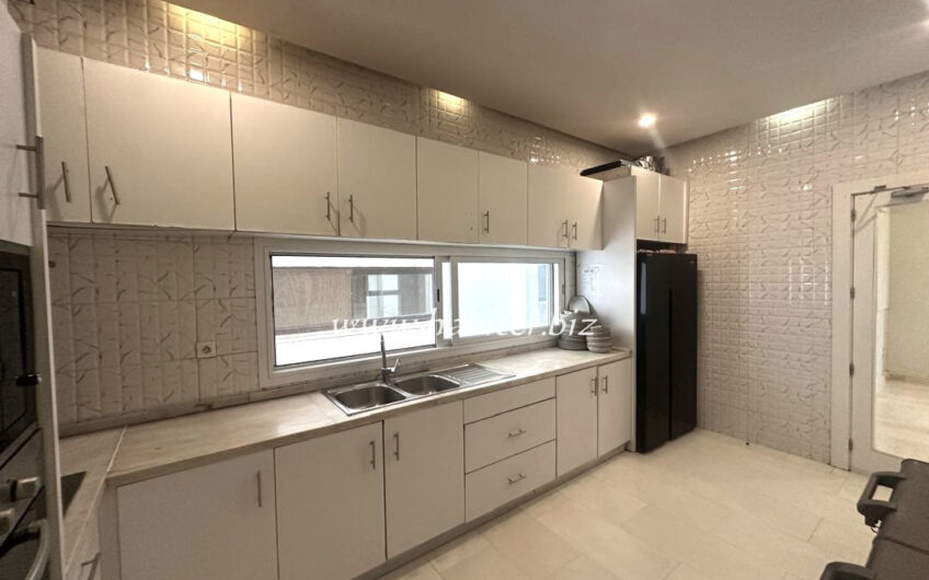 Appartement vide à louer aux Almadies rte du KING FAHD