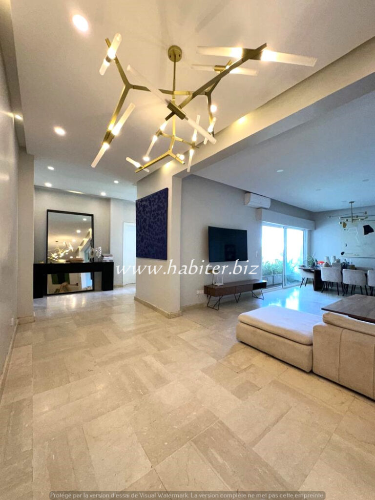 Appartement vide à louer aux Almadies rte du KING FAHD