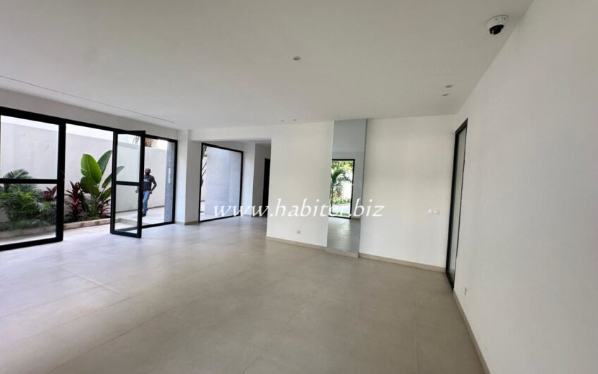 Appartement Duplex à louer aux Almadies