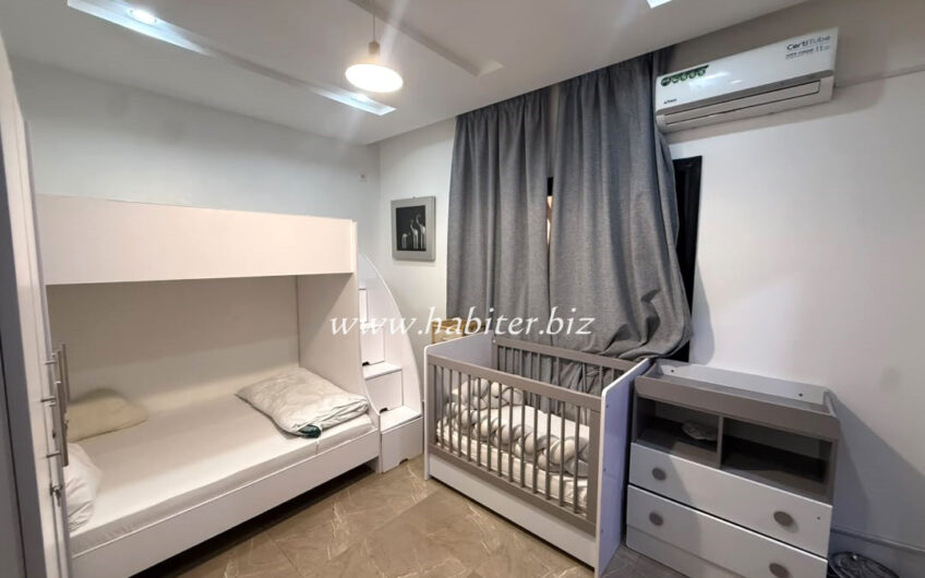 Villa R+2 meublée à louer à la Sicap baobab