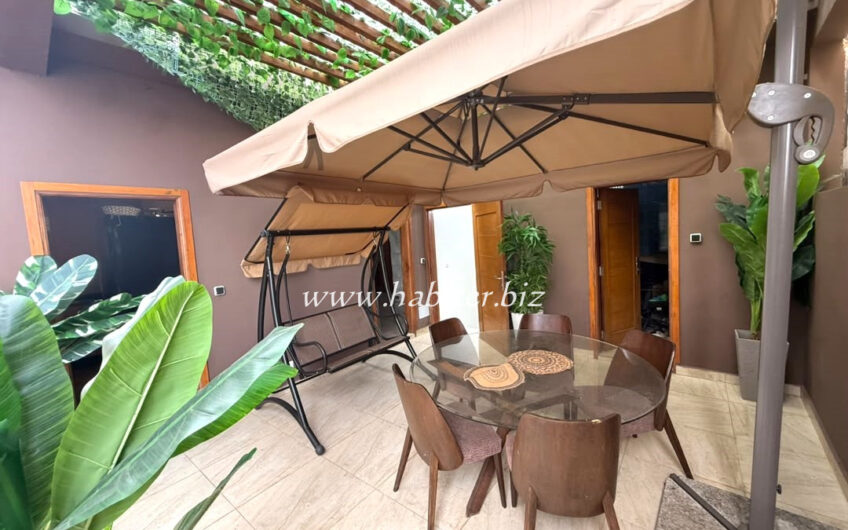 Villa R+2 meublée à louer à la Sicap baobab