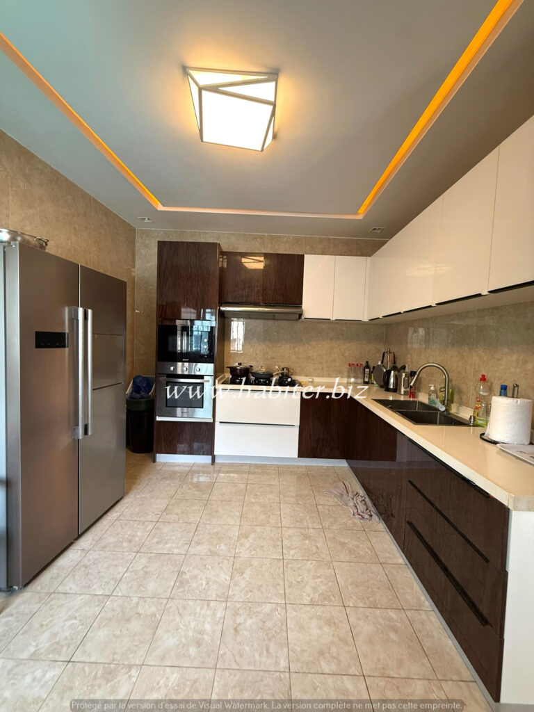 Villa R+2 à louer aux Mamelles dans la cité Cheikh Amar