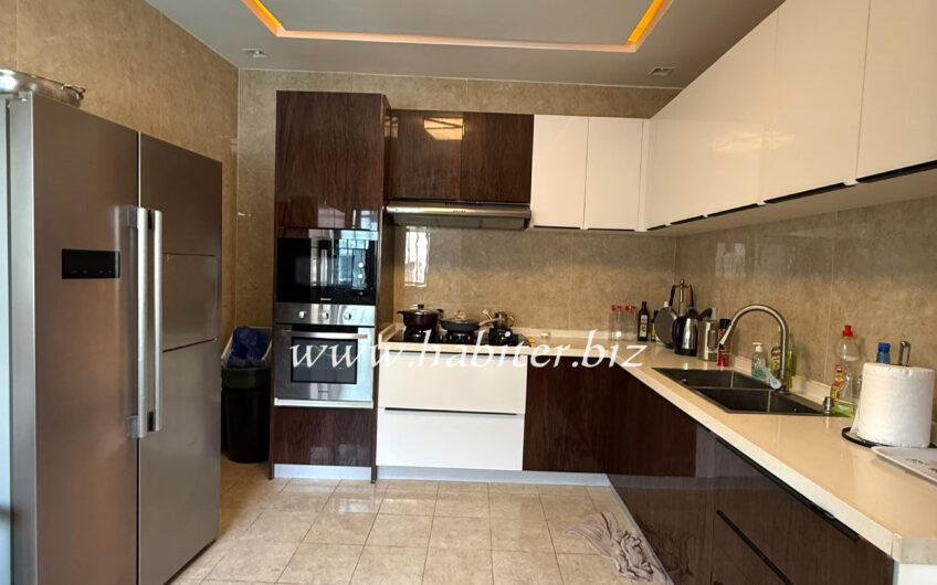 Villa R+2 à louer aux Mamelles dans la cité Cheikh Amar