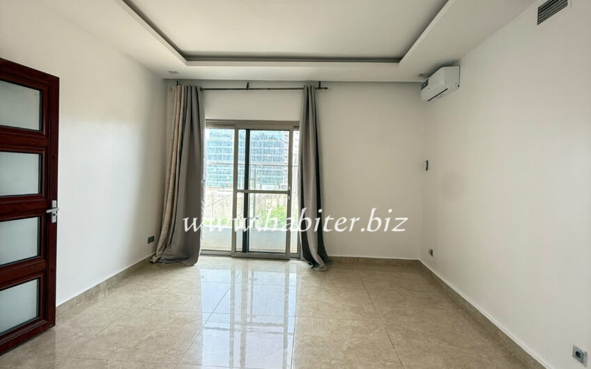 Villa R+2 à louer aux Mamelles dans la cité Cheikh Amar