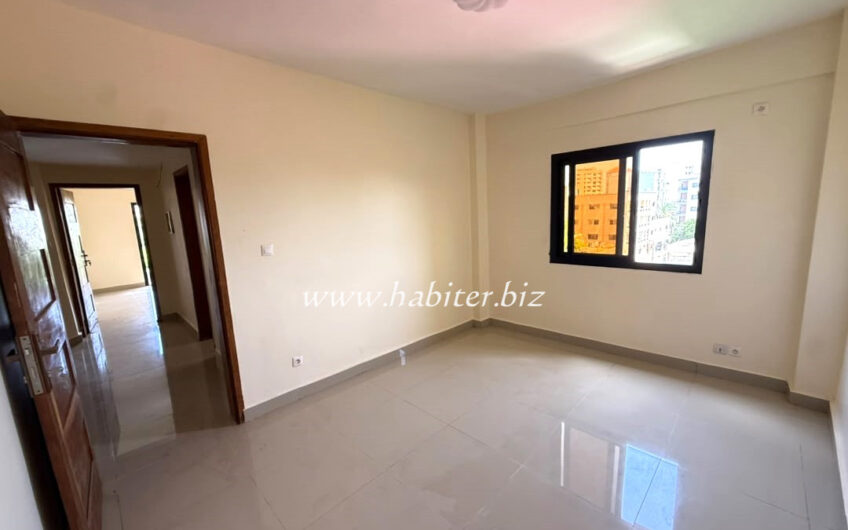 Appartement à louer à la Sicap baobab