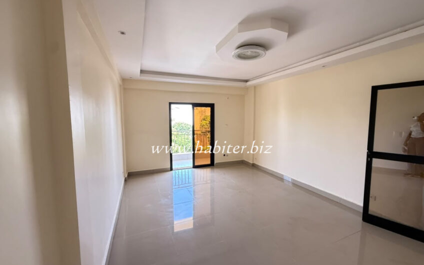 Appartement à louer à la Sicap baobab