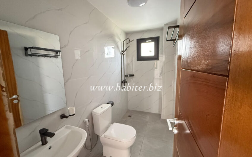 Appartement à louer à la Sicap foire