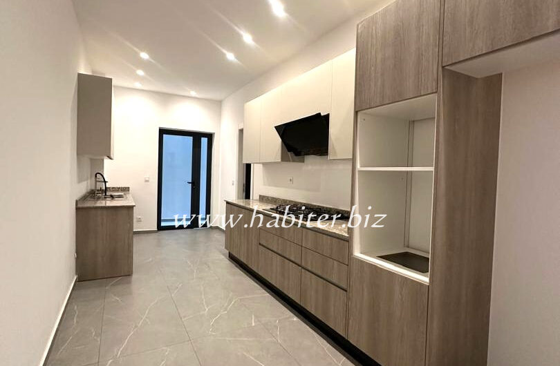 Appartement à louer aux Almadies sur la route du King Fadh