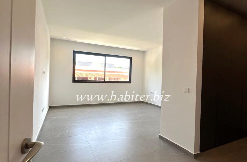 Appartement à louer aux Almadies sur la route du King Fadh