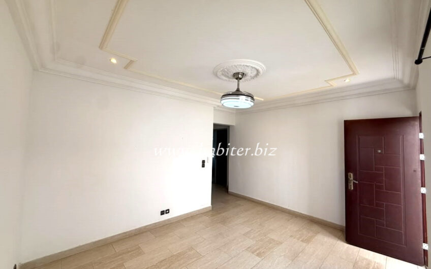 Villa R+1 à louer à Mermoz à la cité Sonatel