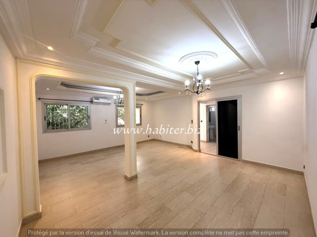 Villa R+1 à louer à Mermoz à la cité Sonatel