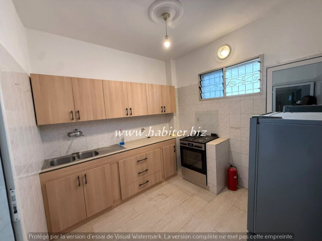 Villa R+1 à louer à Mermoz à la cité Sonatel
