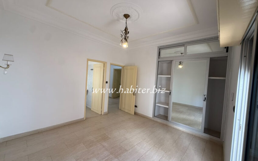 Villa R+1 à louer à Mermoz à la cité Sonatel
