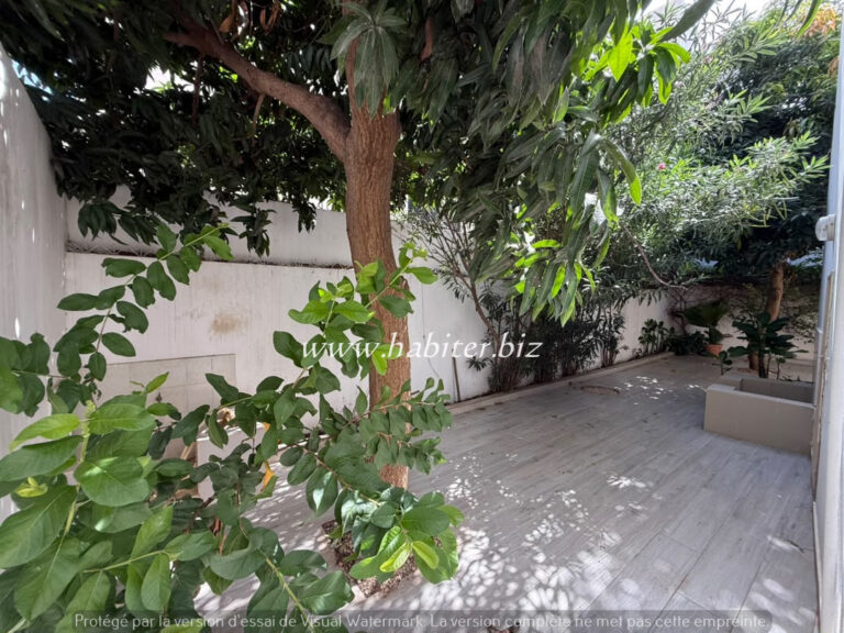 Villa R+1 à louer à Mermoz à la cité Sonatel