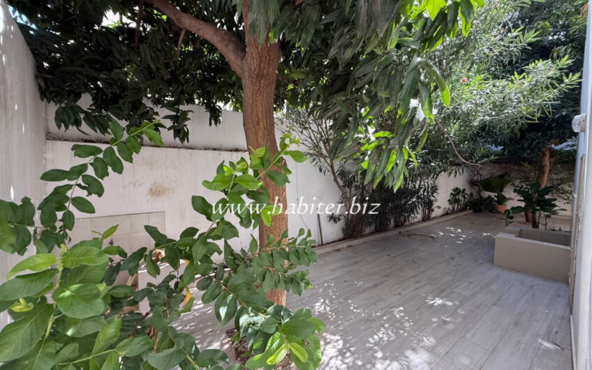 Villa R+1 à louer à Mermoz à la cité Sonatel