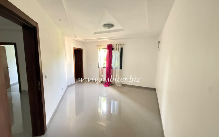 Appartement à louer à Amitié 2